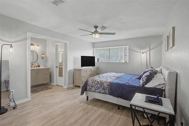 327 Fir Ridge Drive, Huffman, TX 77336