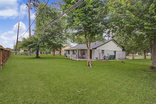 327 Fir Ridge Drive, Huffman, TX 77336