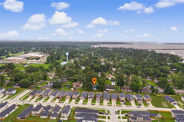 327 Fir Ridge Drive, Huffman, TX 77336