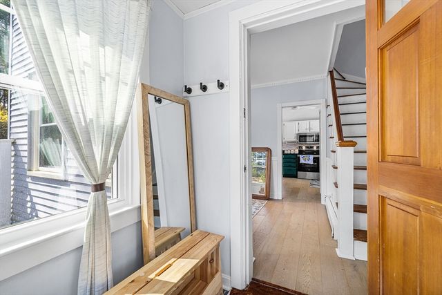 17 Vale Rd, Wakefield, MA 01880