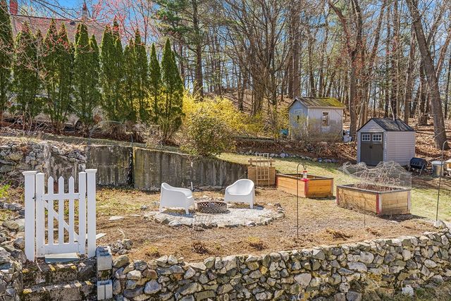 17 Vale Rd, Wakefield, MA 01880