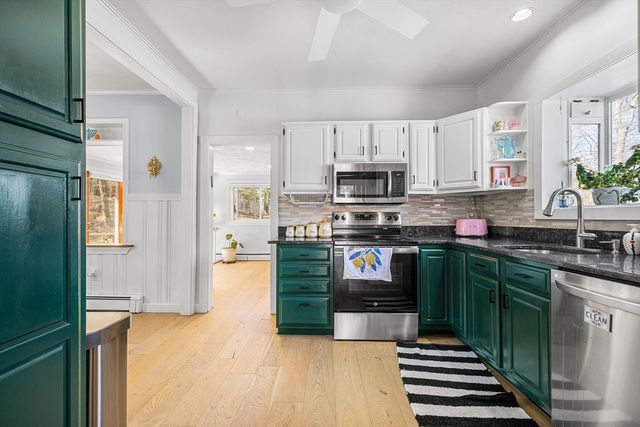 17 Vale Rd, Wakefield, MA 01880