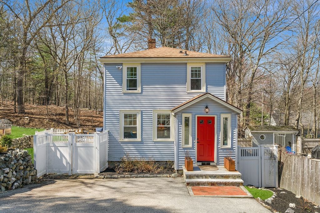17 Vale Rd, Wakefield, MA 01880