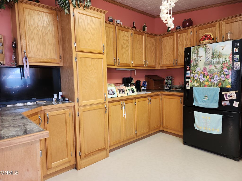 125 Maryland Street, Bismarck, ND 58504 photo 13