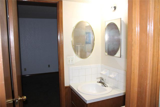 1321 Lawton Avenue, Moore, OK 73160