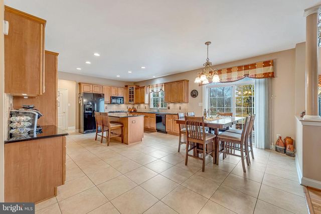 2 LANSBROOK CT, Sewell, NJ 08080