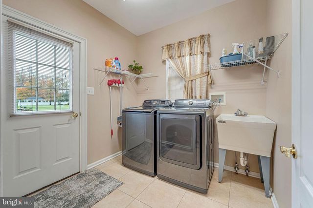 2 LANSBROOK CT, Sewell, NJ 08080