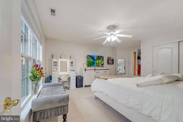 2 LANSBROOK CT, Sewell, NJ 08080