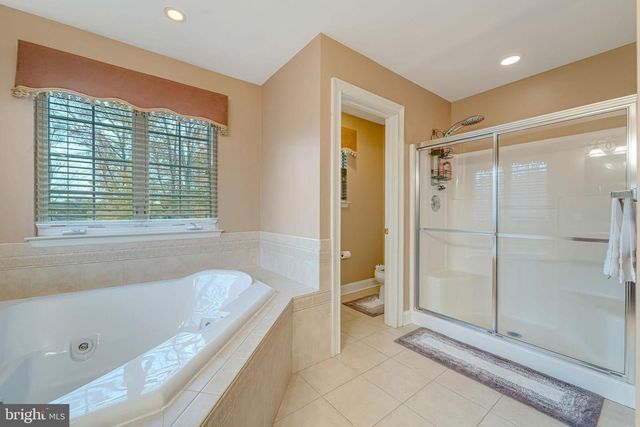 2 LANSBROOK CT, Sewell, NJ 08080