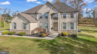 2 LANSBROOK CT, Sewell, NJ 08080