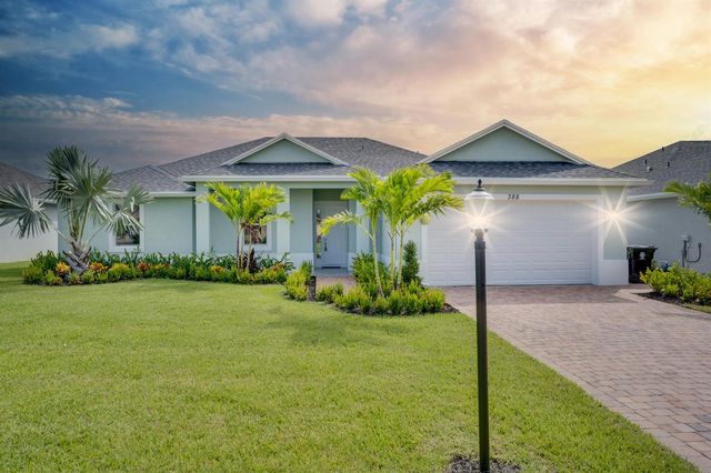 388 SW Vista Lake Drive, Port St. Lucie, FL 34983