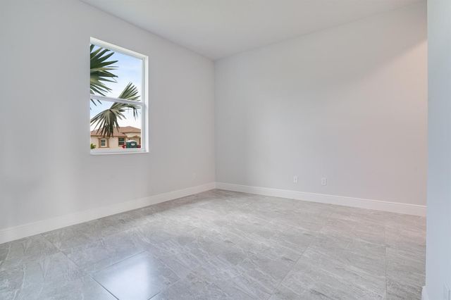 388 SW Vista Lake Drive, Port St. Lucie, FL 34983