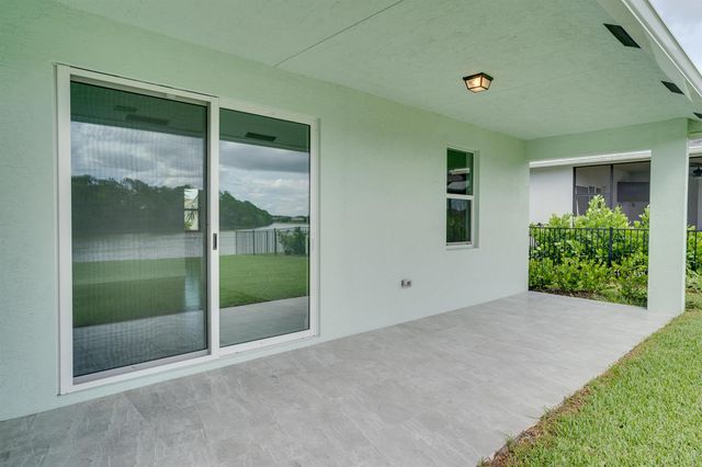 388 SW Vista Lake Drive, Port St. Lucie, FL 34983