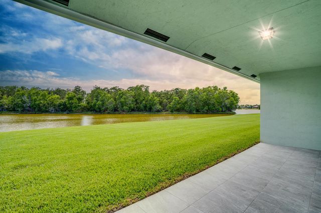 388 SW Vista Lake Drive, Port St. Lucie, FL 34983