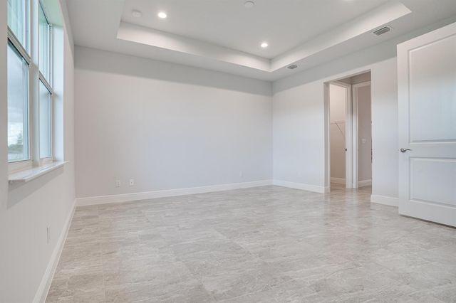 388 SW Vista Lake Drive, Port St. Lucie, FL 34983