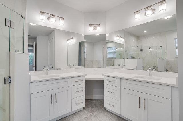 388 SW Vista Lake Drive, Port St. Lucie, FL 34983