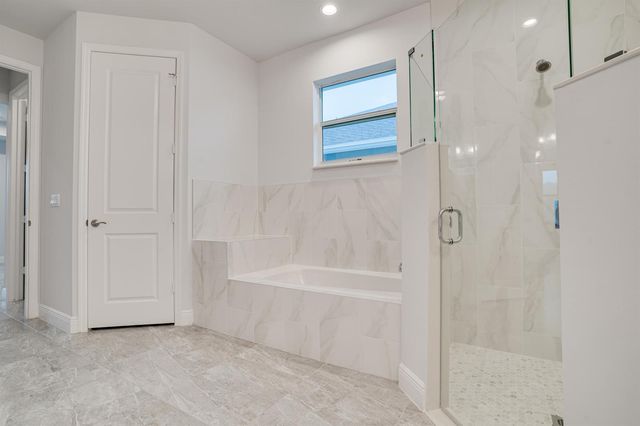388 SW Vista Lake Drive, Port St. Lucie, FL 34983