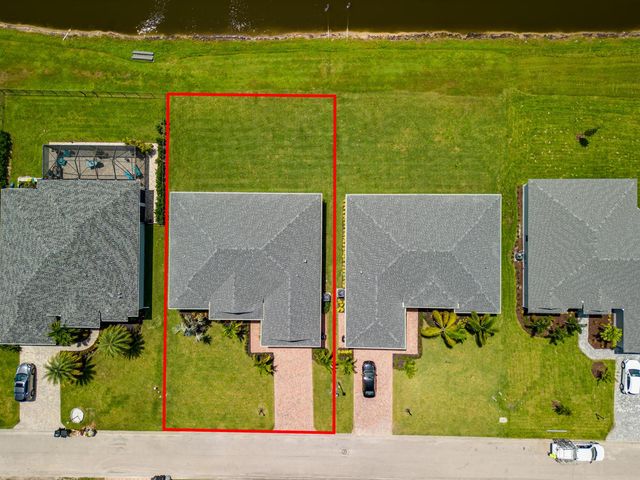 388 SW Vista Lake Drive, Port St. Lucie, FL 34983
