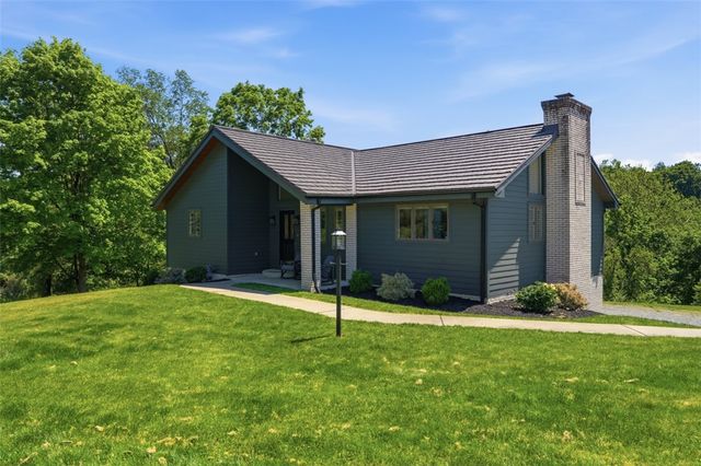 2420 Thomas Dr, Hampton, PA 15101