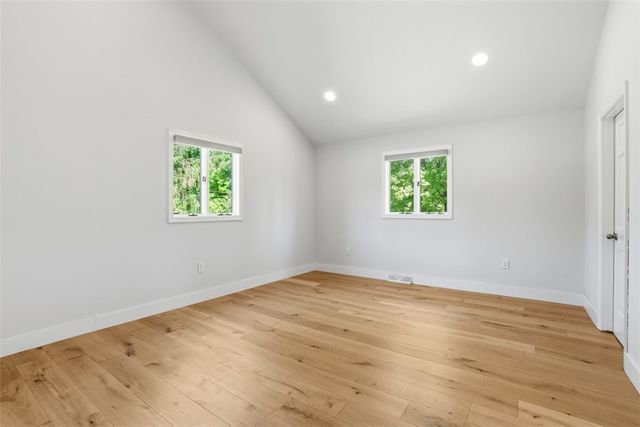 2420 Thomas Dr, Hampton, PA 15101