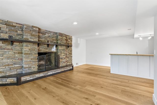 2420 Thomas Dr, Hampton, PA 15101