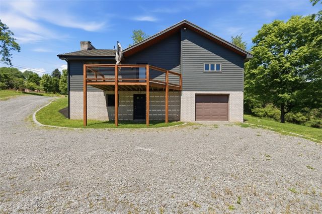 2420 Thomas Dr, Hampton, PA 15101