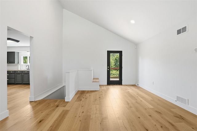 2420 Thomas Dr, Hampton, PA 15101