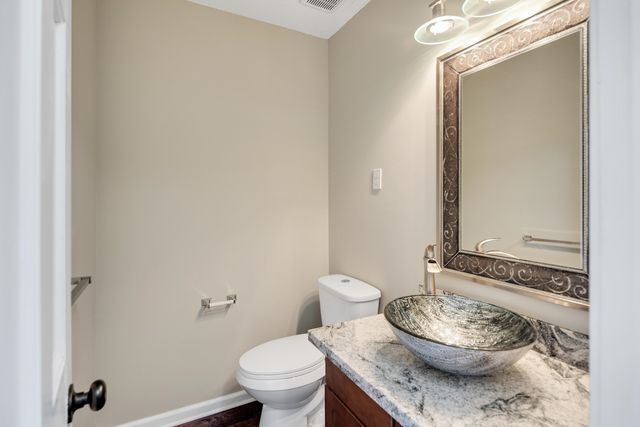 7619 BLACKBERRY FARM RD, Germantown, TN 38138