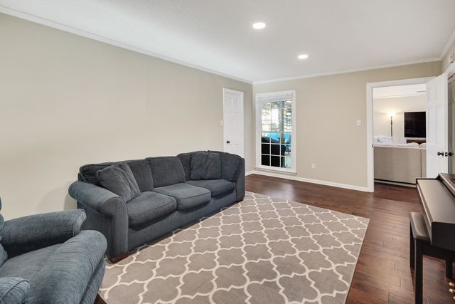 7619 BLACKBERRY FARM RD, Germantown, TN 38138