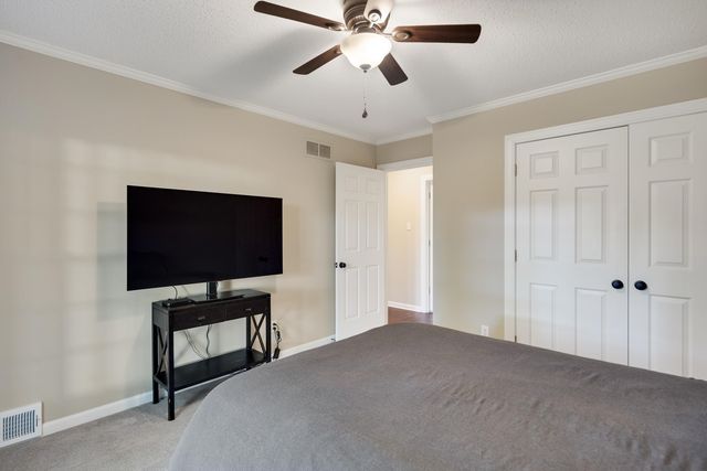7619 BLACKBERRY FARM RD, Germantown, TN 38138