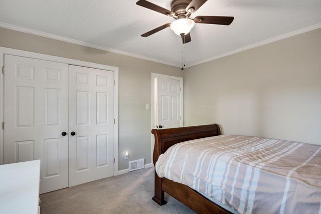 7619 BLACKBERRY FARM RD, Germantown, TN 38138