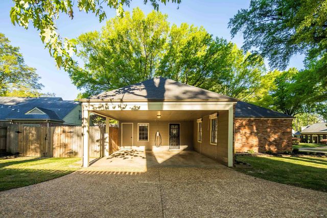7619 BLACKBERRY FARM RD, Germantown, TN 38138