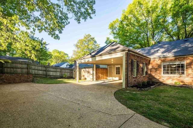 7619 BLACKBERRY FARM RD, Germantown, TN 38138