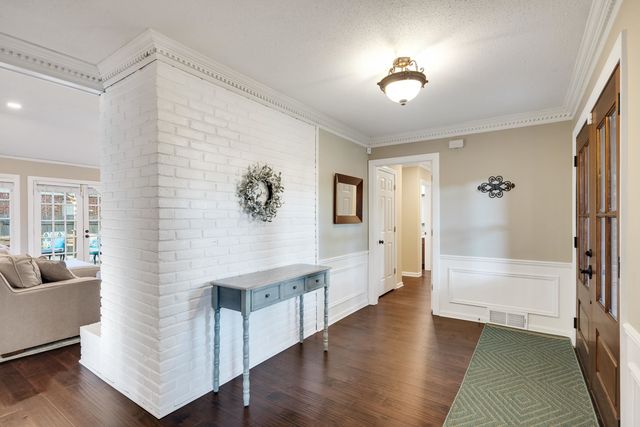 7619 BLACKBERRY FARM RD, Germantown, TN 38138