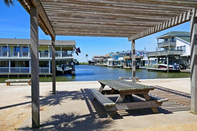 16522 John Davis Road, Galveston, TX 77554
