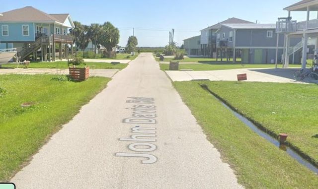 16522 John Davis Road, Galveston, TX 77554