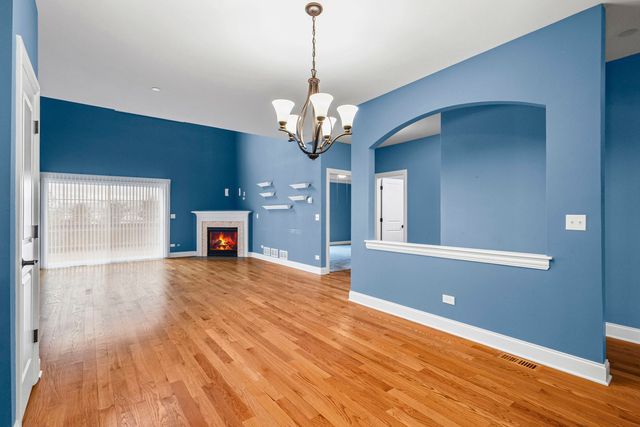 19758 Sunset Court, Tinley Park, IL 60487