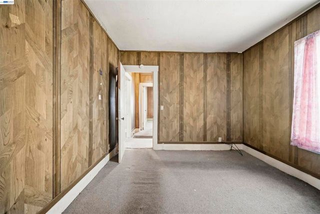 10737 Pearmain St, Oakland, CA 94603