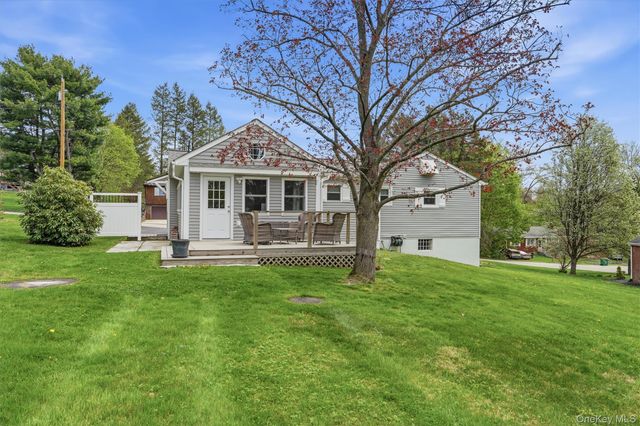 6 Willow Lane, Fishkill, NY 12524