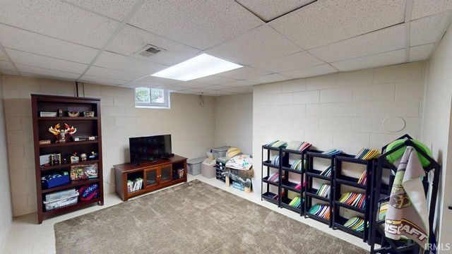 1437 W State Rd 56, Jasper, IN 47546