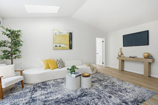 1475 Gleniffer Hill Road, Toms River, NJ 08755