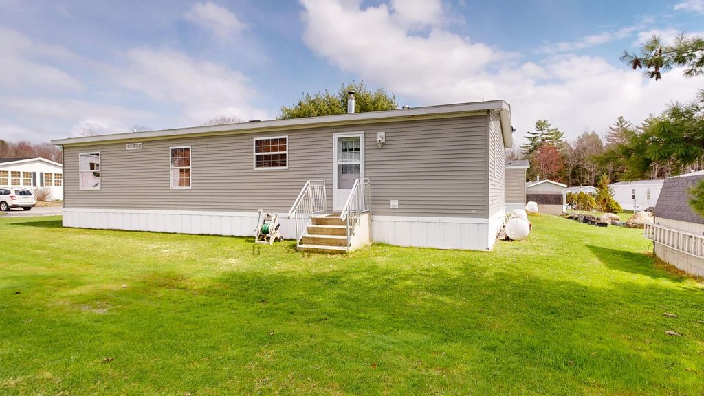 8 Sheldon Place, Lewiston, ME 04240 — photo 3