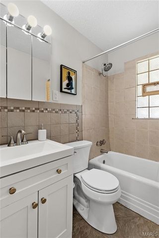 8035 Genesta Street, St Louis, MO 63123