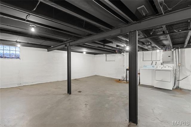 8035 Genesta Street, St Louis, MO 63123