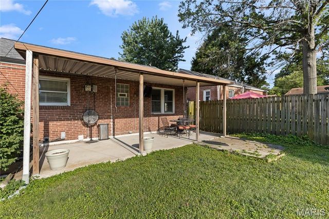 8035 Genesta Street, St Louis, MO 63123