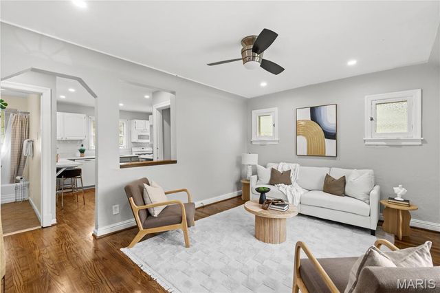 8035 Genesta Street, St Louis, MO 63123
