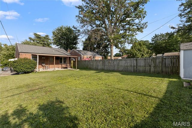 8035 Genesta Street, St Louis, MO 63123