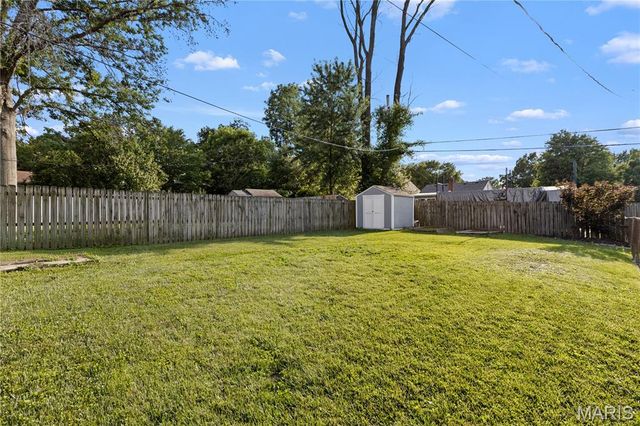 8035 Genesta Street, St Louis, MO 63123