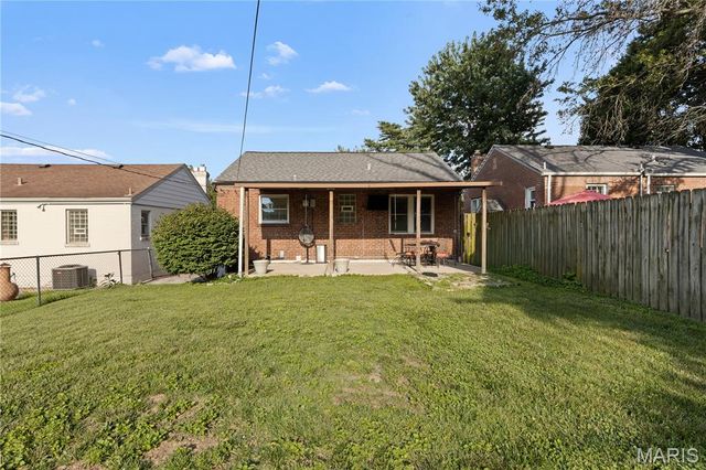 8035 Genesta Street, St Louis, MO 63123