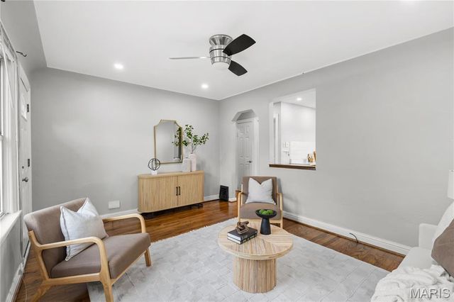 8035 Genesta Street, St Louis, MO 63123